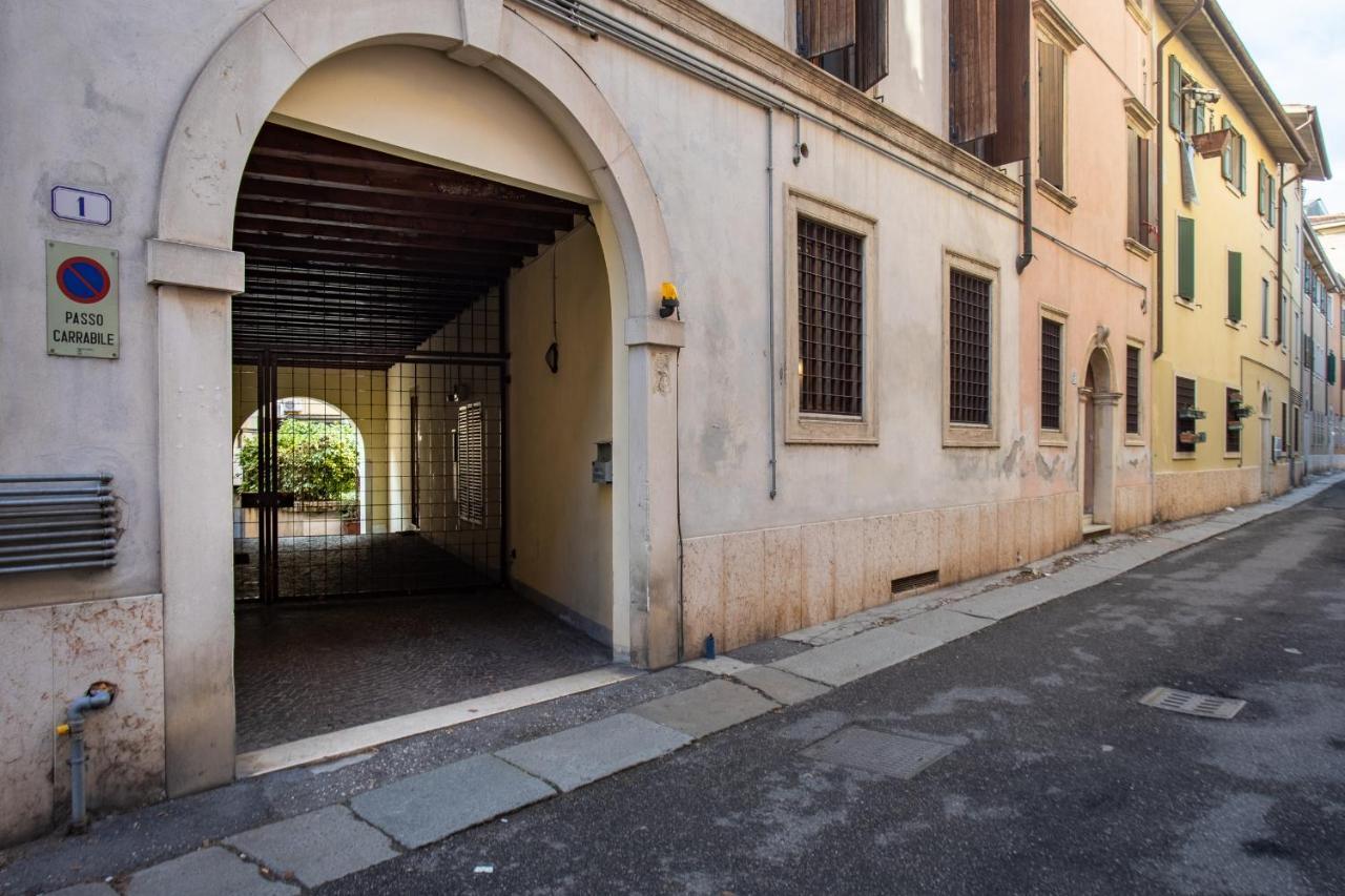 Arena, Center, Hospital - "The Yellow" Apartment Verona Exterior photo